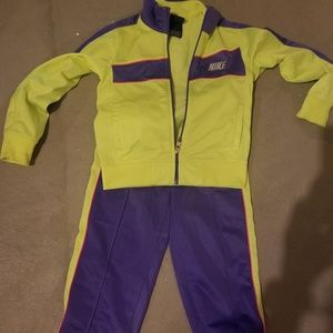 COPY - Girls Nike sweatsuit